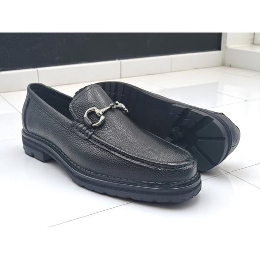 Carrucci Black Horsebit Lug Bottom Casual Loafer Pebble Leather Shoe